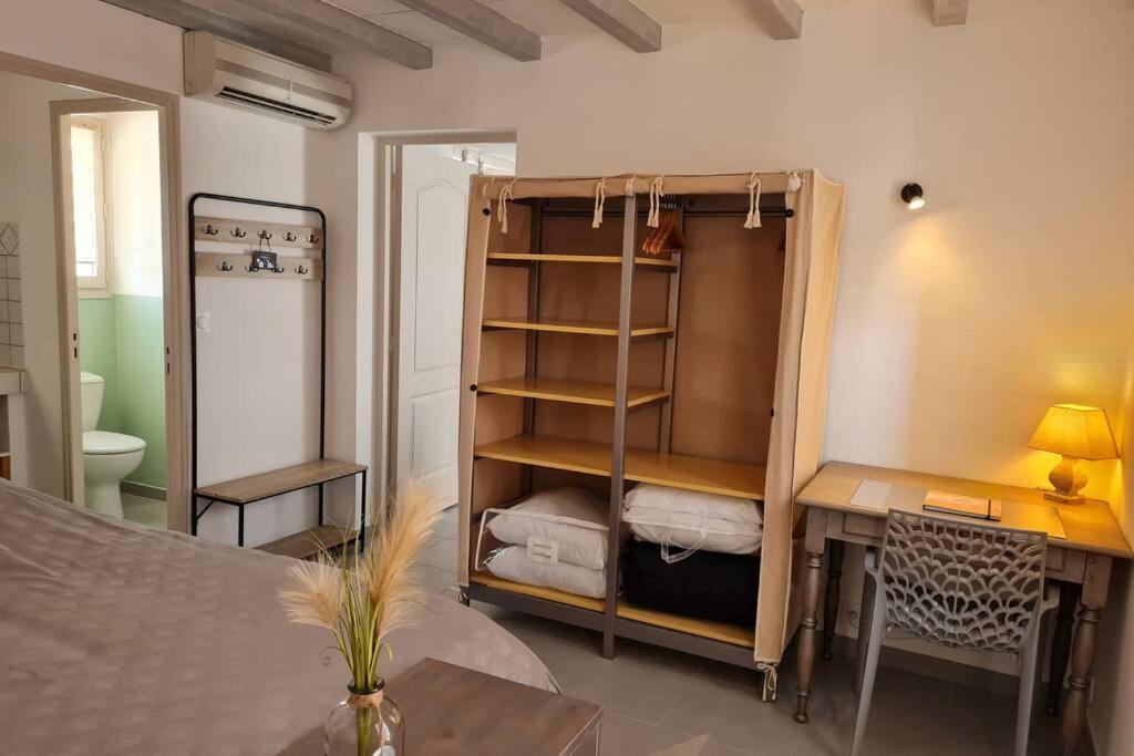 Appart Cosy Avec Son Exterieur Chaleureux,Piscine Et Parking Prive Fontvieille Exterior photo