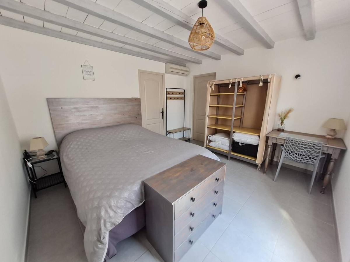 Appart Cosy Avec Son Exterieur Chaleureux,Piscine Et Parking Prive Fontvieille Exterior photo